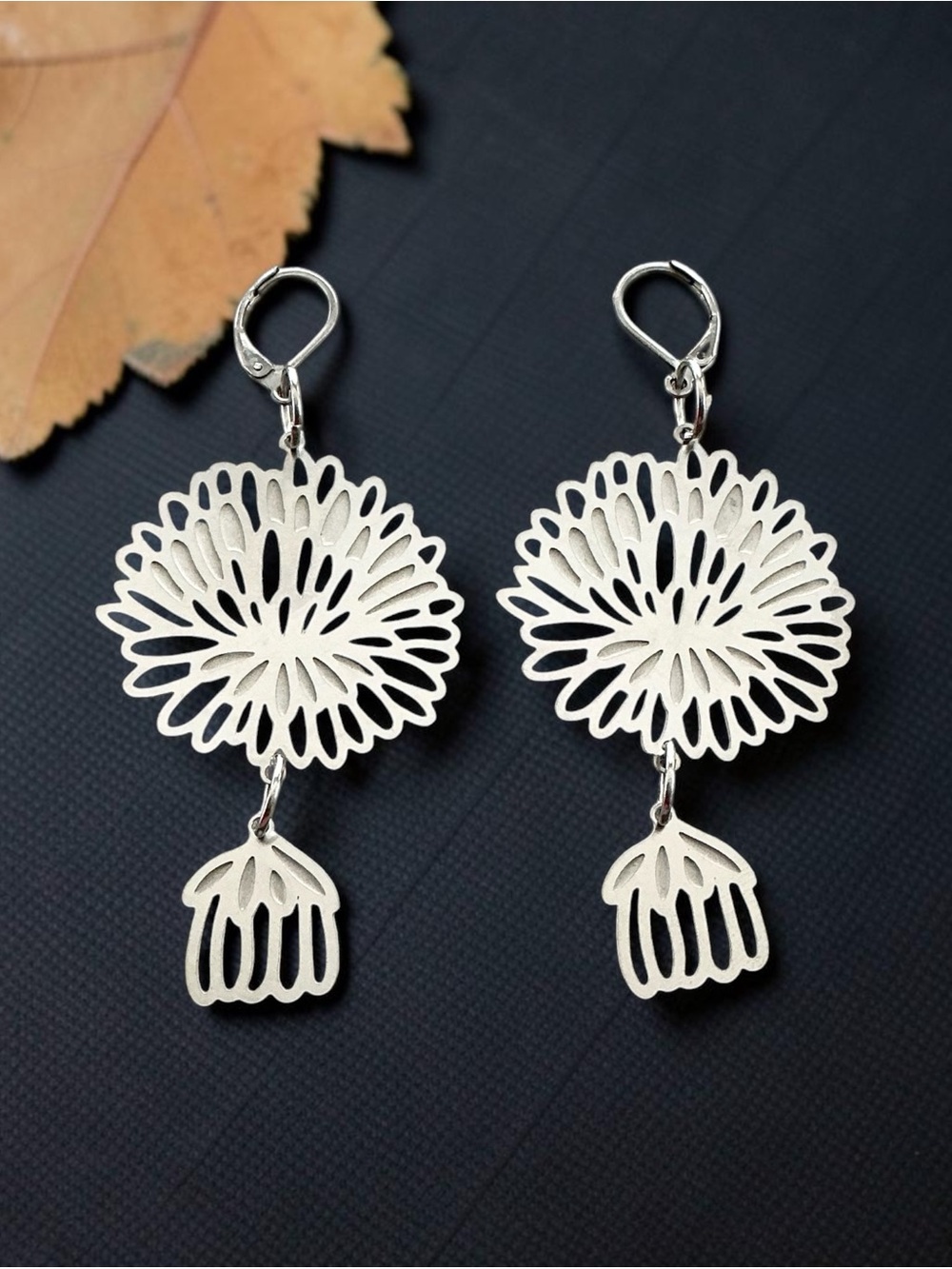 🆕 November Birth Flower (CHRYSANTHEMUM) Dangle Earrings
